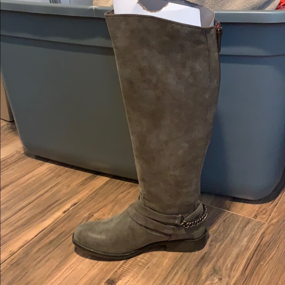 Riding boots